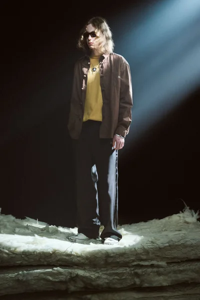 Look 11